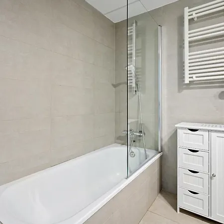 Hauzify I Jardins D'aro Apartment *